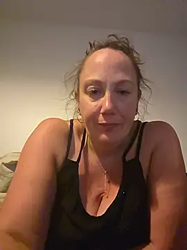 Snapshot of Wisie_Cutie chatting on 05/31/26, 10:21 Wisie Cutie online show from 05/31/26, 10:21