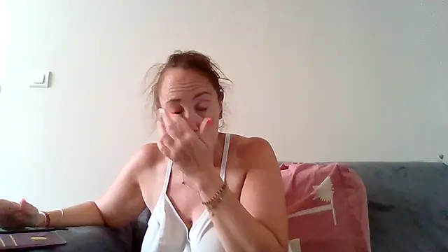 Snapshot of Wisie_Cutie chatting on 07/17/26, 09:28 Wisie Cutie online show from 07/17/26, 09:28