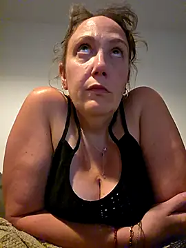 Snapshot of Wisie_Cutie chatting on 06/12/26, 11:46 Wisie Cutie online show from 06/12/26, 11:46