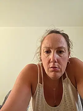Snapshot of Wisie_Cutie chatting on 06/24/26, 04:27 Wisie Cutie online show from 06/24/26, 04:27