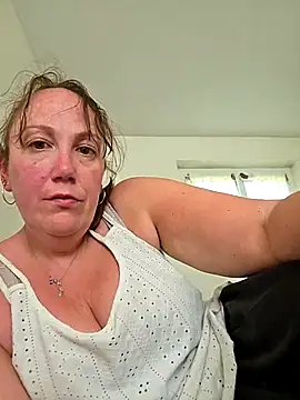 Wisie Cutie online show from 04/16/26, 03:35