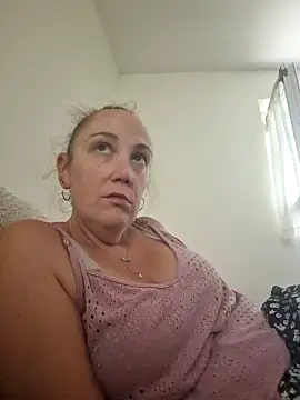 Snapshot of Wisie_Cutie chatting on 09/10/25, 03:11 Wisie Cutie online show from 09/10/25, 03:11