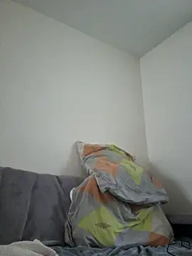 Snapshot of Wisie_Cutie chatting on 10/15/25, 03:53 Wisie Cutie online show from 10/15/25, 03:53