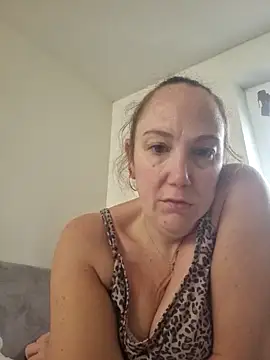 Snapshot of Wisie_Cutie chatting on 11/15/25, 01:04 Wisie Cutie online show from 11/15/25, 01:04