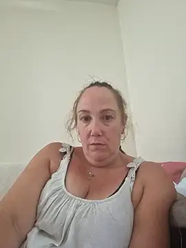 Snapshot of Wisie_Cutie chatting on 09/09/25, 03:21 Wisie Cutie online show from 09/09/25, 03:21