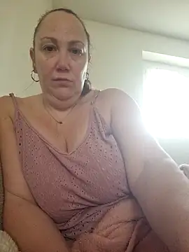 Snapshot of Wisie_Cutie chatting on 03/22/25, 01:41 Wisie Cutie online show from 03/22/25, 01:41