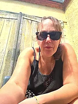 Snapshot of Wisie_Cutie chatting on 04/18/26, 11:12 Wisie Cutie online show from 04/18/26, 11:12