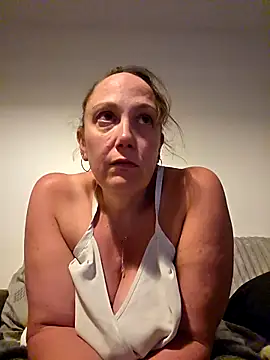Snapshot of Wisie_Cutie chatting on 04/20/26, 10:22 Wisie Cutie online show from 04/20/26, 10:22
