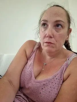 Snapshot of Wisie_Cutie chatting on 09/11/25, 03:12 Wisie Cutie online show from 09/11/25, 03:12