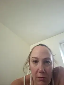 Snapshot of Wisie_Cutie chatting on 11/22/25, 02:16 Wisie Cutie online show from 11/22/25, 02:16