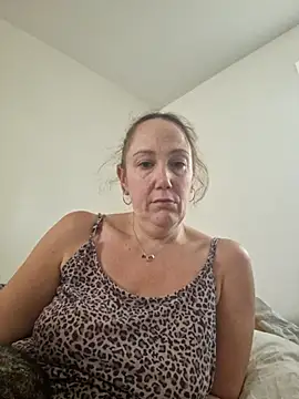 Snapshot of Wisie_Cutie chatting on 10/30/25, 02:04 Wisie Cutie online show from 10/30/25, 02:04