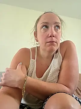 Wisie Cutie online show from 04/07/26, 09:11