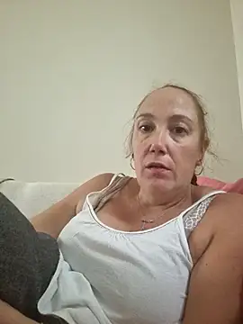 Snapshot of Wisie_Cutie chatting on 09/15/25, 02:39 Wisie Cutie online show from 09/15/25, 02:39