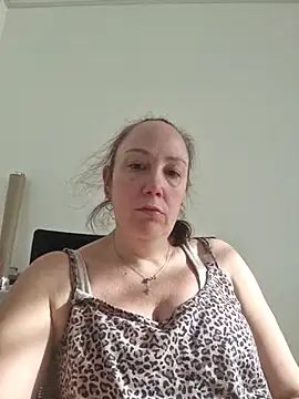 Wisie Cutie online show from 02/04/26, 01:17