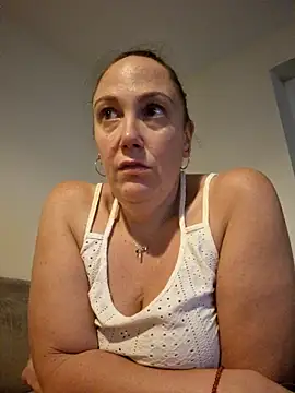 Snapshot of Wisie_Cutie chatting on 11/02/25, 06:02 Wisie Cutie online show from 11/02/25, 06:02