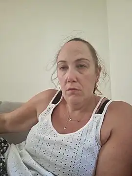 Snapshot of Wisie_Cutie chatting on 09/19/25, 03:49 Wisie Cutie online show from 09/19/25, 03:49