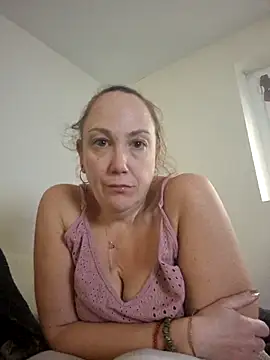 Wisie Cutie online show from 12/21/25, 02:08