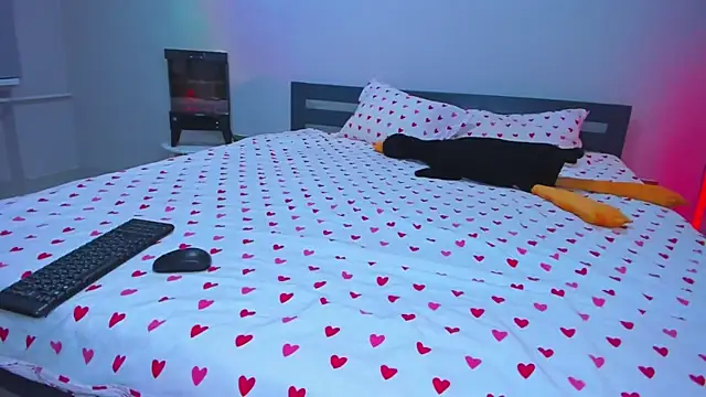 TishaLove online show from 11/12/25, 04:33