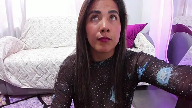 KAROLIVONNE online show from 02/11/26, 09:03