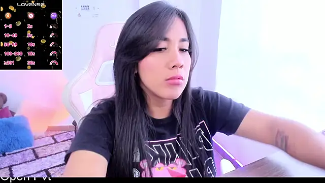 KAROLIVONNE online show from 12/01/24, 05:51