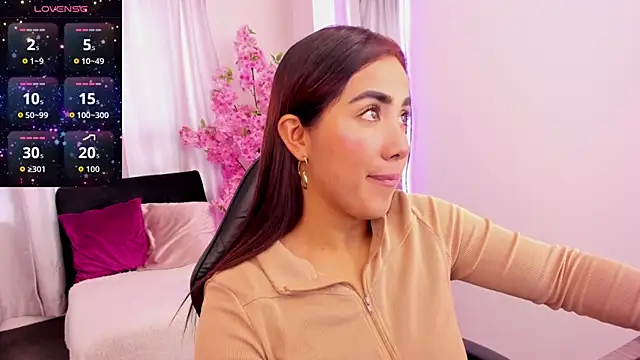 KAROLIVONNE online show from 04/11/26, 07:28