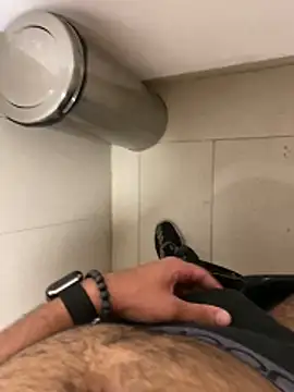 Snapshot of par_0111 chatting on 02/20/26, 09:33 par 0111 online show from 02/20/26, 09:33