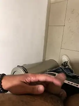 Snapshot of par_0111 chatting on 02/13/26, 08:25 par 0111 online show from 02/13/26, 08:25