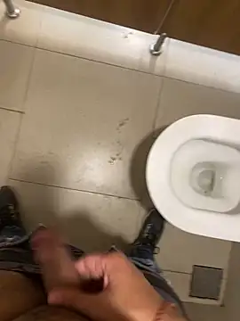 Snapshot of par_0111 chatting on 02/04/26, 06:08 par 0111 online show from 02/04/26, 06:08