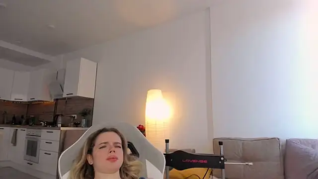 lit asella online show from 02/18/25, 09:21