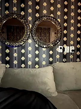 AnnaAnn online show from 10/18/25, 10:01