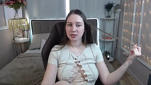 Snapshot of MollyBrams chatting on 03/11/25, 08:19 MollyBrams online show from 03/11/25, 08:19