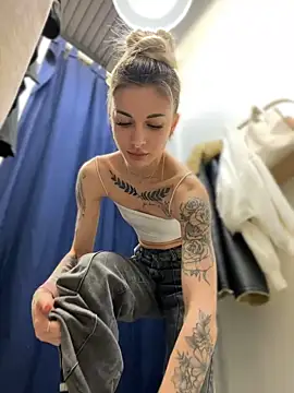 Snapshot of Charming_Ritta chatting on 02/14/25, 06:34 Charming Ritta online show from 02/14/25, 06:34