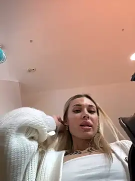 Snapshot of Charming_Ritta chatting on 02/07/25, 07:07 Charming Ritta online show from 02/07/25, 07:07