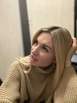 Snapshot of Charming_Ritta chatting on 12/14/24, 10:24 Charming Ritta online show from 12/14/24, 10:24