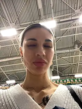 Snapshot of Charming_Ritta chatting on 02/04/25, 08:35 Charming Ritta online show from 02/04/25, 08:35