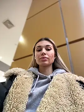 Snapshot of Charming_Ritta chatting on 02/22/25, 06:50 Charming Ritta online show from 02/22/25, 06:50