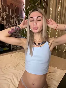 Snapshot of Charming_Ritta chatting on 12/23/24, 03:33 Charming Ritta online show from 12/23/24, 03:33