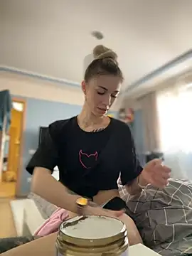 Snapshot of Charming_Ritta chatting on 02/14/25, 03:33 Charming Ritta online show from 02/14/25, 03:33