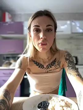 Snapshot of Charming_Ritta chatting on 03/04/25, 04:06 Charming Ritta online show from 03/04/25, 04:06