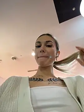 Snapshot of Charming_Ritta chatting on 02/04/25, 05:31 Charming Ritta online show from 02/04/25, 05:31