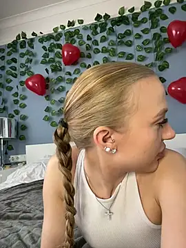 Snapshot of Charming_Ritta chatting on 02/01/25, 06:32 Charming Ritta online show from 02/01/25, 06:32