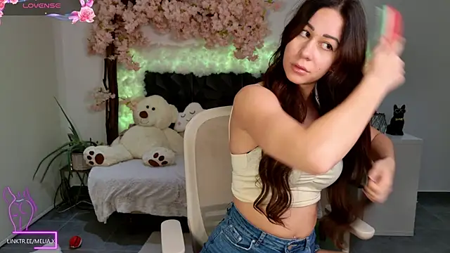 Snapshot of Meliazz chatting on 01/25/25, 04:24 Meliazz online show from 01/25/25, 04:24