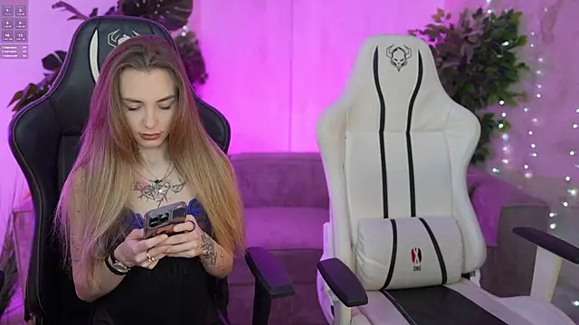 Kisasolo online show from 03/18/25, 08:16