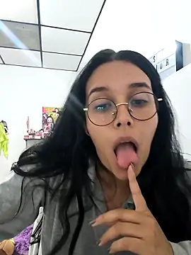 Annya-sweet online show from 10/23/25, 02:32