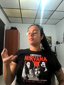 Snapshot of Annya-sweet chatting on 11/05/25, 03:04 Annya-sweet online show from 11/05/25, 03:04