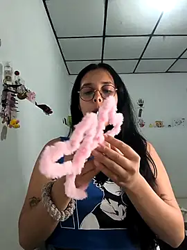 Snapshot of Annya-sweet chatting on 09/15/25, 12:22 Annya-sweet online show from 09/15/25, 12:22