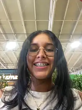 Snapshot of Annya-sweet chatting on 02/25/25, 05:51 Annya-sweet online show from 02/25/25, 05:51