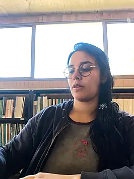 Snapshot of Annya-sweet chatting on 11/18/25, 04:32 Annya-sweet online show from 11/18/25, 04:32