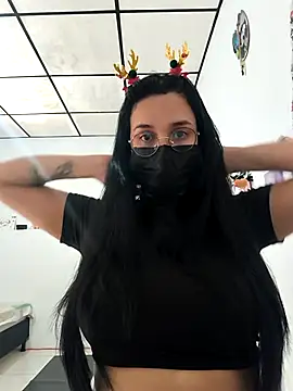 Snapshot of Annya-sweet chatting on 12/15/25, 03:18 Annya-sweet online show from 12/15/25, 03:18