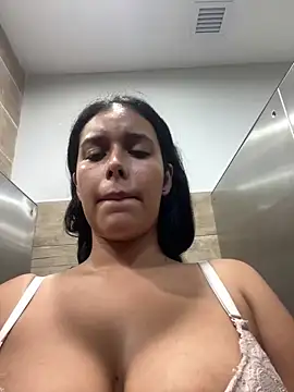 Snapshot of Annya-sweet chatting on 03/10/25, 05:39 Annya-sweet online show from 03/10/25, 05:39